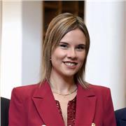 Laureata Magistrale in economia con il massimo dei voti e con esperienza nel campo delle ripetizioni, impartisco lezioni per studenti di scuole elementari, medie (tutte le materie), superiori (italiano, economia, diritto) e università (ragioneria, eco